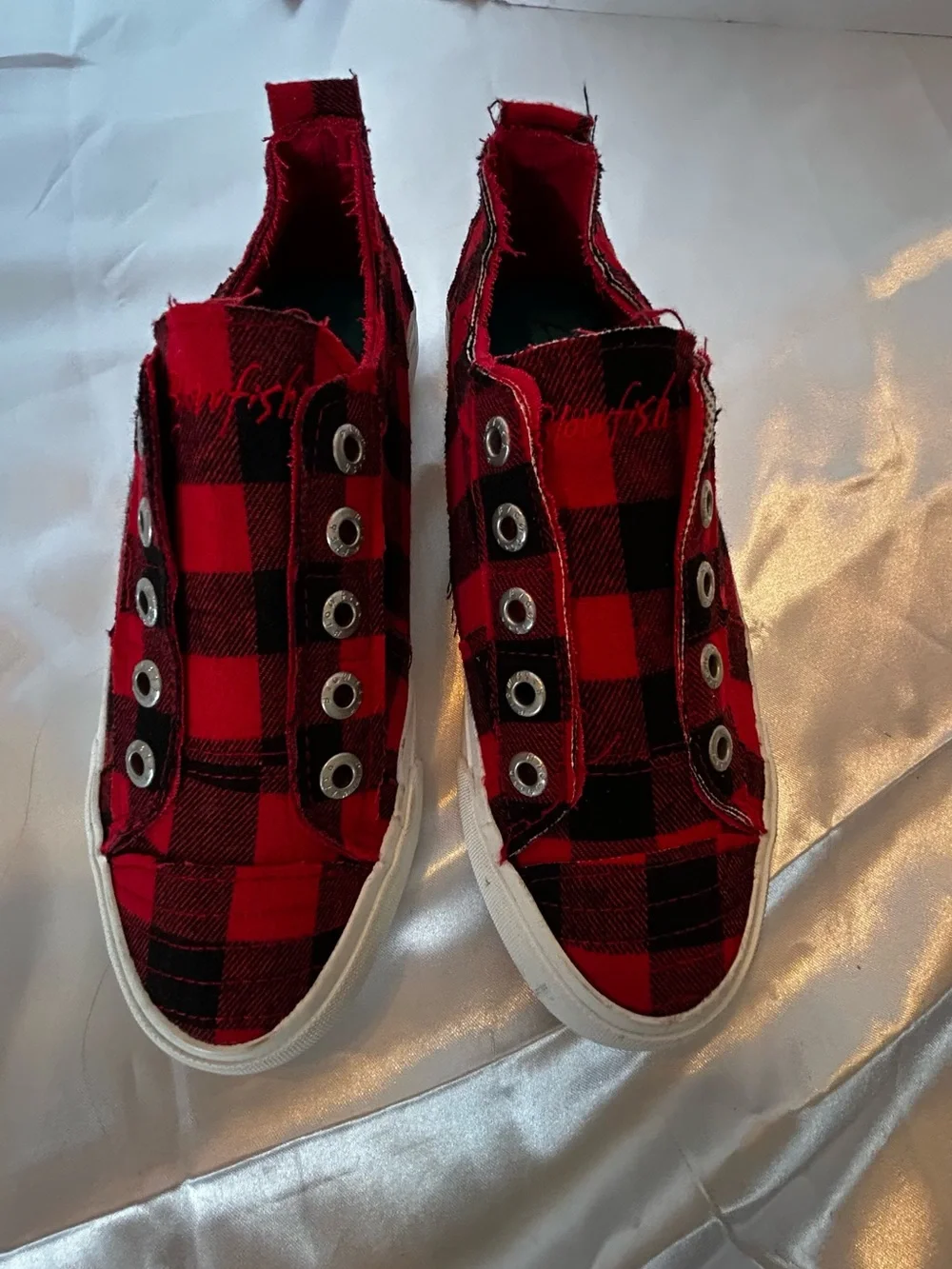 Blowfish Malibu Women's Play Slip On Comfort Red Buffalo Plaid Shoes Size‎ 7.5